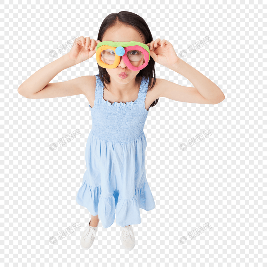 可爱小女孩戴彩色粘土眼镜图片