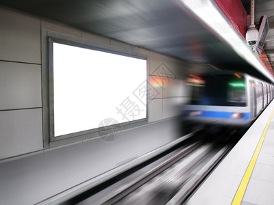 火车站广告牌样机在地铁站移动的火车插画