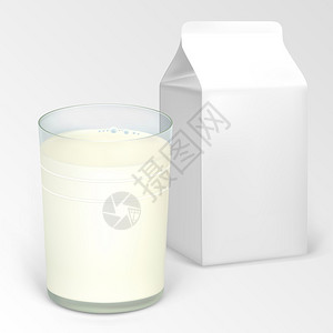 一杯牛奶和一个半升的奶制品盒图片