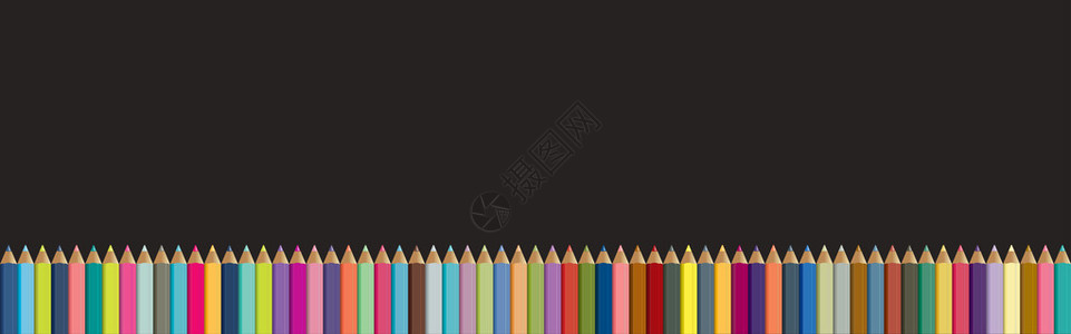 彩色铅笔背景黑板和孤立的蜡笔图片