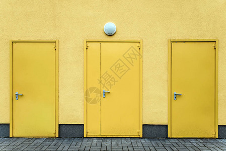 黄色门抽象背景图片