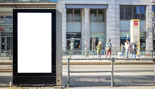 公交车站公共广告的广告牌空白图片