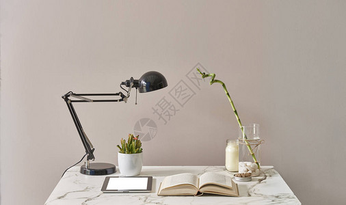 护墙板办公用笔记本电脑设计椅壁橱花瓶家具设计插画