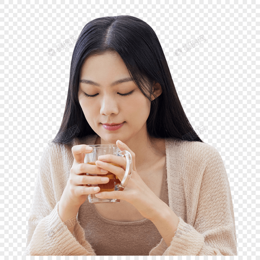 居家女性喝热茶图片