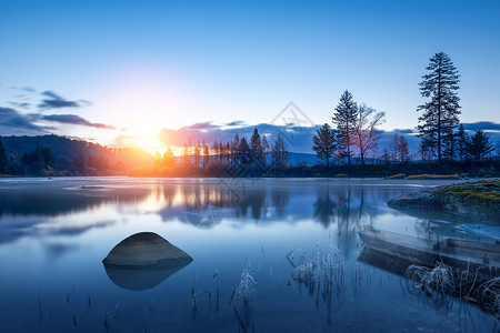 夕阳美美在钱湖背景