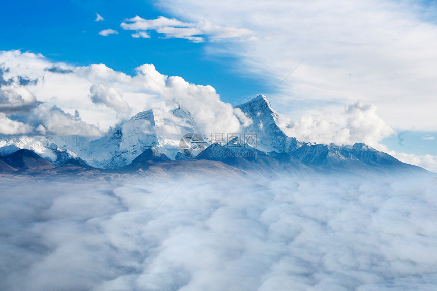 雪山云海图片