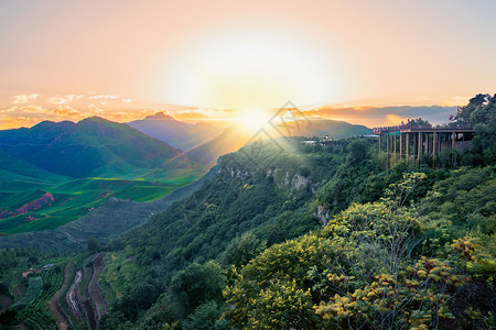 山间云高山 山顶的云背景