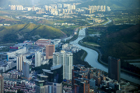 白领阶层深圳背景