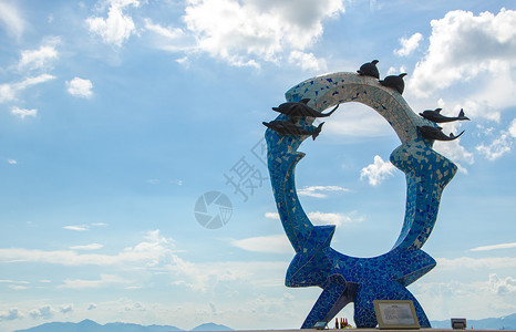 海豚雕塑巽寮湾背景