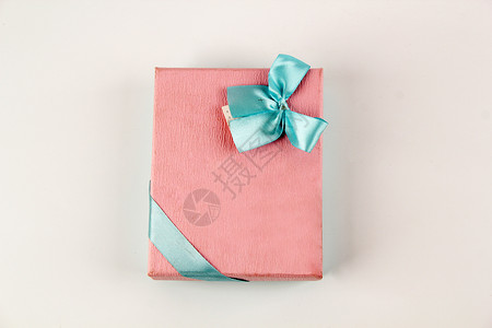 粉色礼物盒子图片
