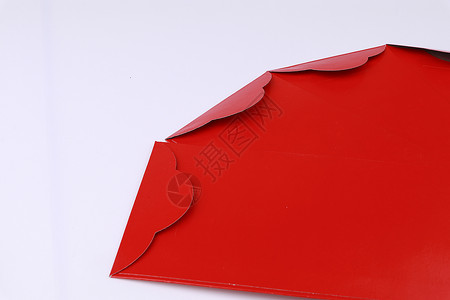 微信红包包着100元人民币的红包背景