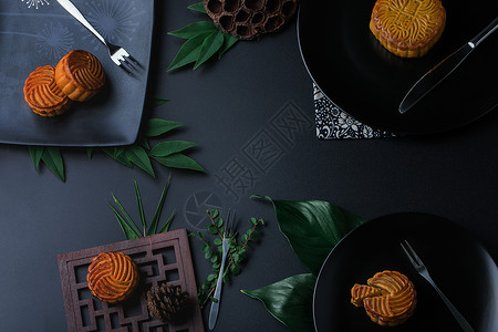 烘焙模具中秋节传统美食月饼摆拍背景