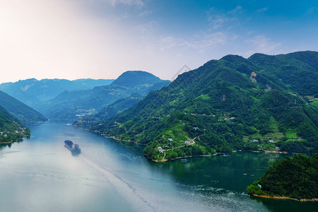 长江 三峡远山江景高清图片