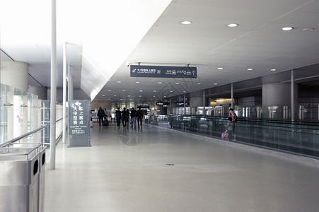 上海虹桥机场的游客背景图片