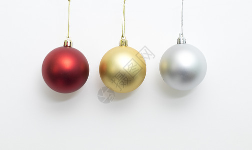 金色漂浮球圣诞球装饰球白底拍摄背景