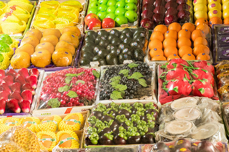 色彩丰富的水果摊高清图片