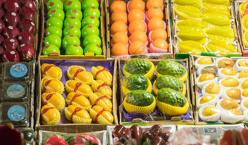 绿色沙拉宣传单色彩丰富的水果摊背景