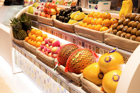 高档超市水果摊位展示绿色健康高清图片素材