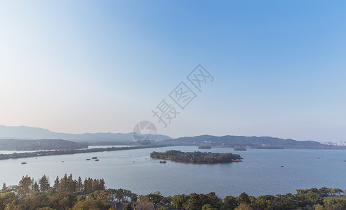 杭州西湖蓝天湖中岛高清图片