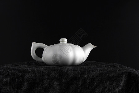 白色茶水壶图片