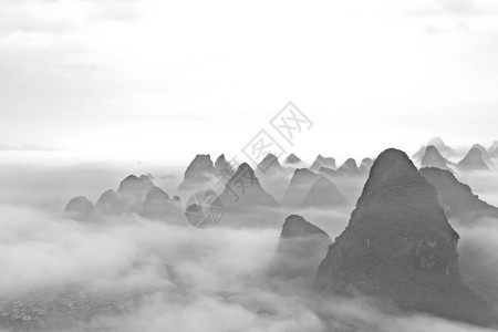 云海缭绕的高山背景图片