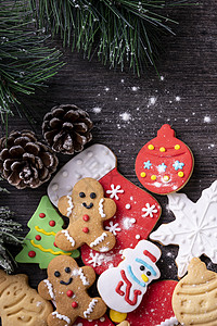 姜饼圣诞树圣诞节日礼品姜饼人糖霜手工饼干背景