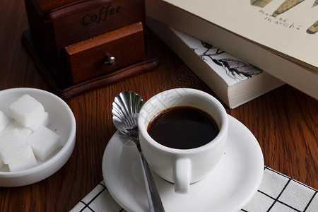 香浓美味的咖啡和咖啡豆背景图片
