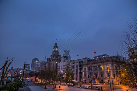 整点秒杀上海代表钟楼海关大楼夜景背景