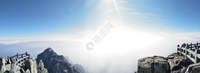 一簇蓝色斜光线泰山山顶背景