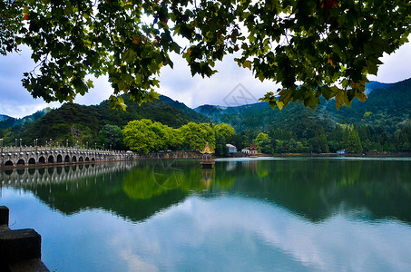 山水之间背景图片