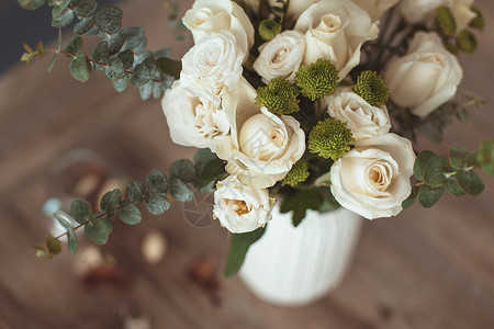 白玫瑰插花背景图片
