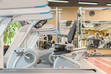 健身房健身器材特写高清图片