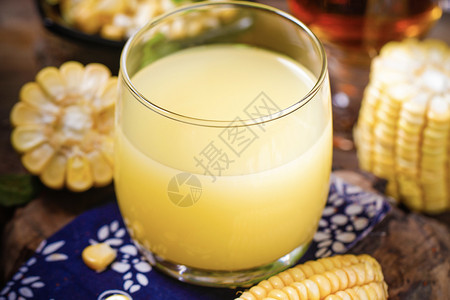 香浓玉米汁水果玉米汁高清图片