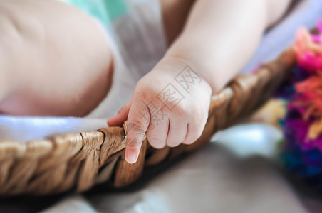 宝宝手指素材宝宝的手部特写背景