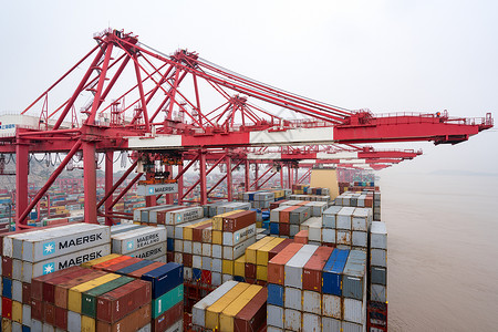 港口物流运输吊装高清图片素材