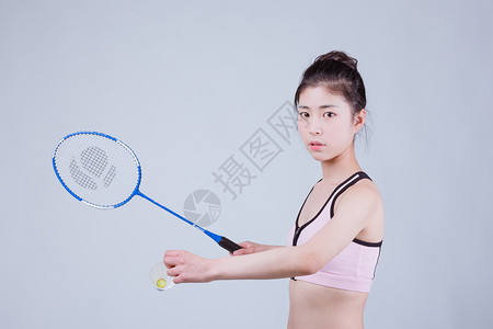 青春活动运动美女打羽毛球高清图片