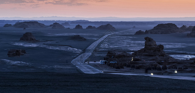 曲折的公路天路背景