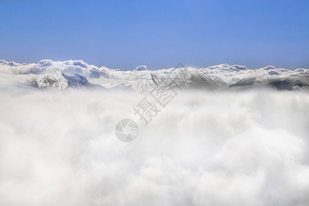 中山步行街蓝天天空中山与云海空旷设计图片