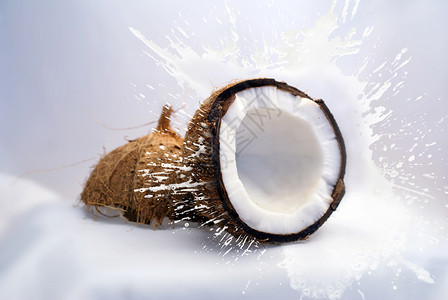 牛奶回收切开的椰子设计图片