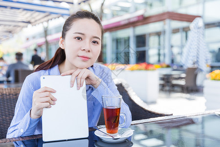 清新美女的休闲下午茶图片