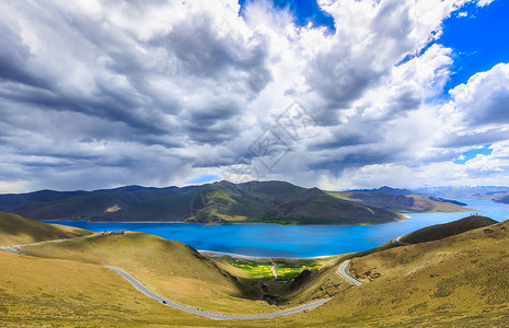 西藏羊左雍措湖美丽风光背景图片