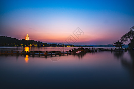 雷锋图片西湖长桥雷峰塔背景