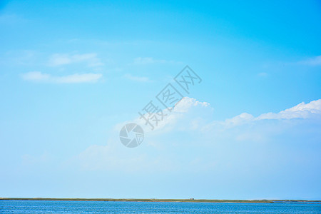 蓝色光背景苍山洱海背景