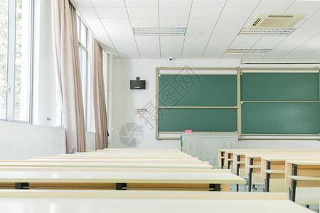毕业季校园空荡荡的大学教室背景图片