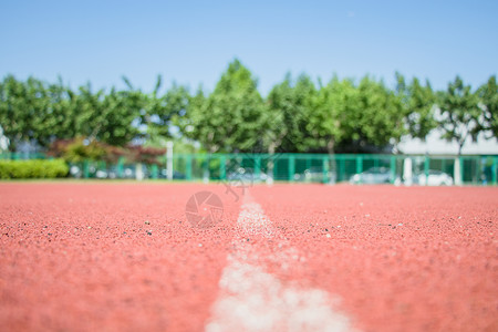 校园操场跑道赛道红色塑胶跑道高清图片素材