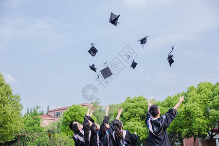 手绘男孩毕业毕业季青春大学生们扔学士帽背景