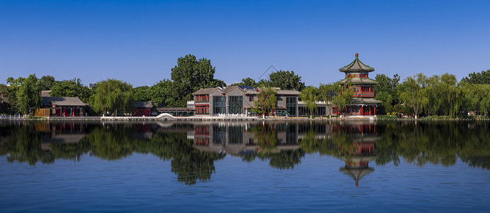 空中小阁楼湖面上阁楼背景