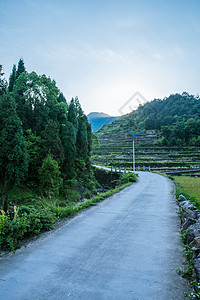 阳光的路素材清新自然村庄山脉路风景背景