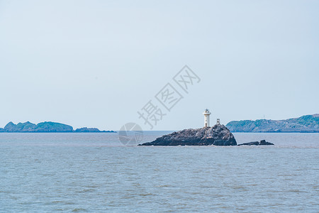 灯塔与游轮海平面大海海洋背景