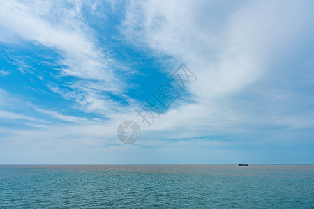 灯塔与游轮海平面大海海洋背景